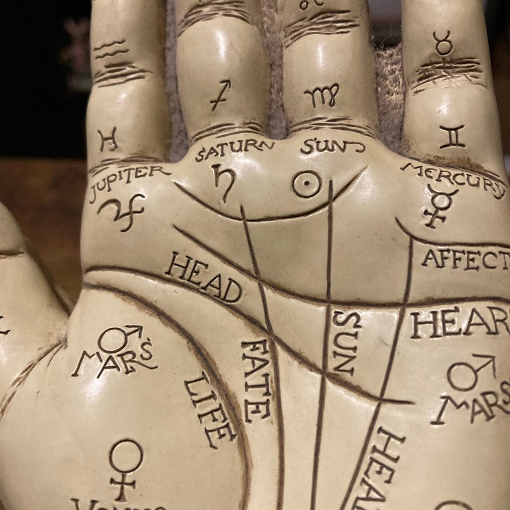 Vintage ceramic Palmistry hand stature with instruction booklet - Picture 4 of 10